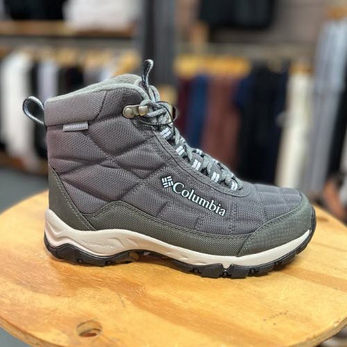 DISPONIBLE EN LIGNE SEULEMENT - COLUMBIA –  (#144)