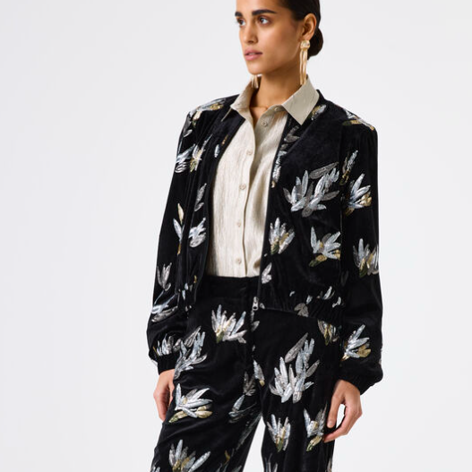 DISPONIBLE EN LIGNE SEULEMENT Veston Femme Noir Garcia K50090-60