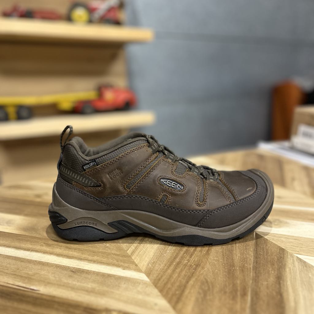DISPONIBLE EN LIGNE SEULEMENT – KEEN – #81