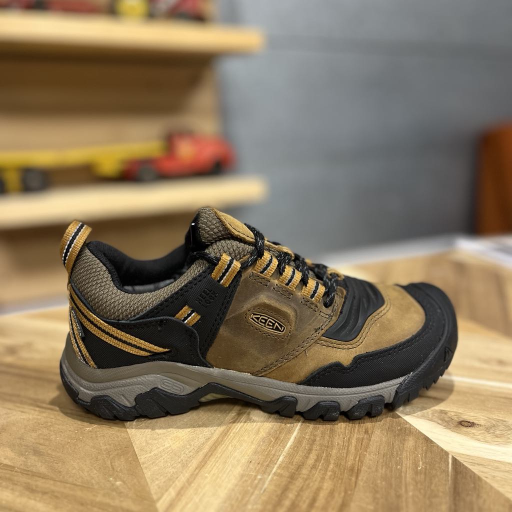 DISPONIBLE EN LIGNE SEULEMENT – KEEN – #85