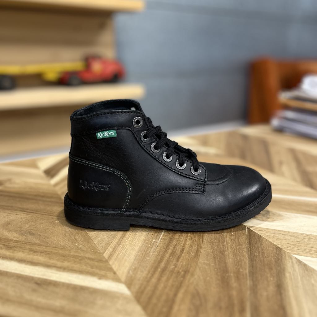 DISPONIBLE EN LIGNE SEULEMENT – Kickers – #4