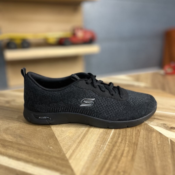 DISPONIBLE EN LIGNE SEULEMENT – SKECHERS – (#43)
