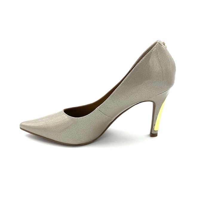 DISPONIBLE EN LIGNE SEULEMENT - J.RENEÉ - PHOEBIE - SOULIERS À TALON - TAUPE PATENT – Image 2