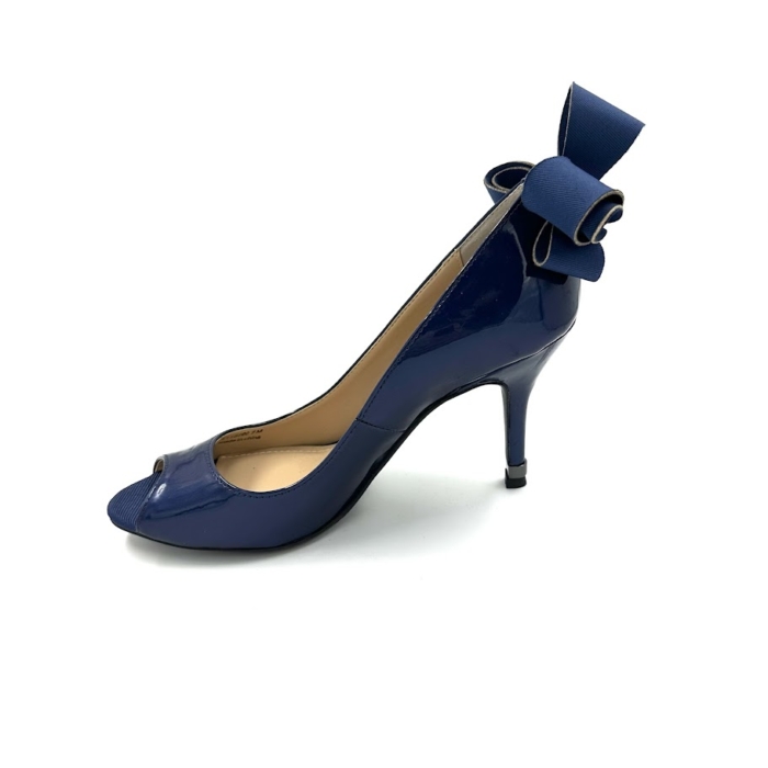 DISPONIBLE EN LIGNE SEULEMENT - J.RENEÉ - ELLASEE - SOULIERS À TALONS - NAVY PEARL PATENT – Image 2