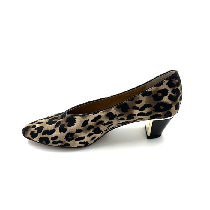 DISPONIBLE EN LIGNE SEULEMENT - J.RENEÉ - CLAIRON - SOULIERS À TALONS - SUEDE - BROWN / BLACK / ANIMAL – Image 2