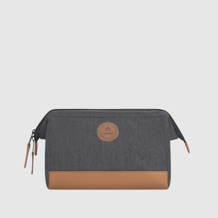 CABAIA – TROUSSE DE VOYAGE – TRAVELLOUIST – LOUIS TRICHARDT