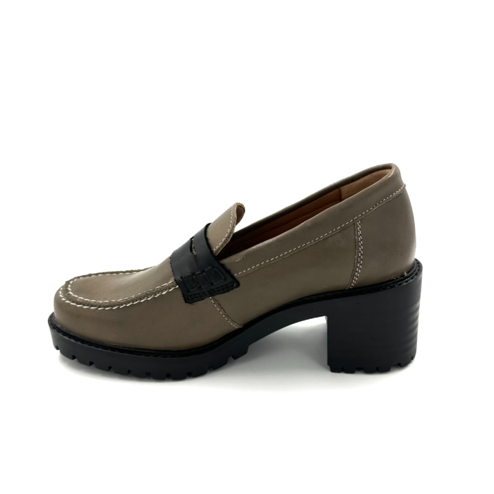 DISPONIBLE EN LIGNE SEULEMENT - BOS'N CO - CHAUSSURES À TALON - INNA - TAUPE FEEL LEATHER – Image 2
